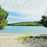 In Near Hidrobaza *