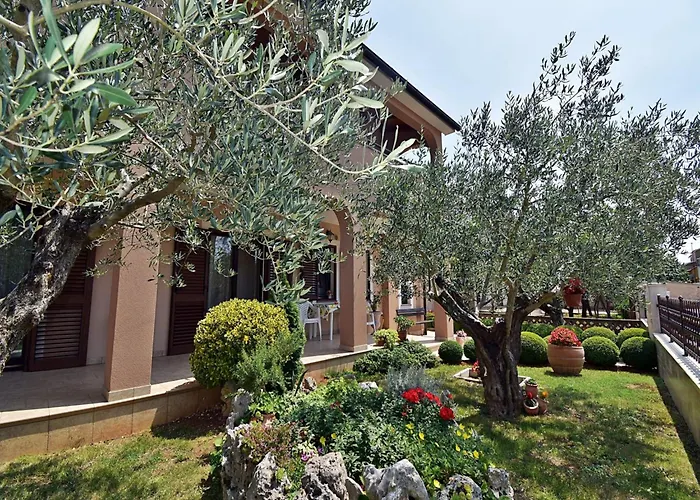 Appartamento In Near Hidrobaza Pola