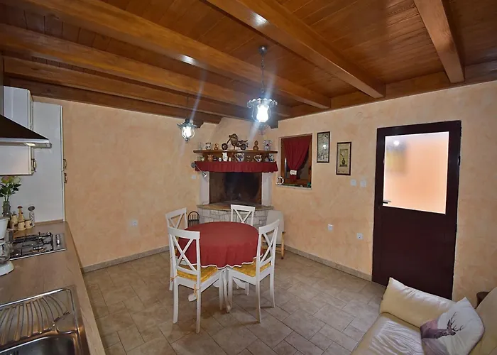 In Near Hidrobaza Apartman *