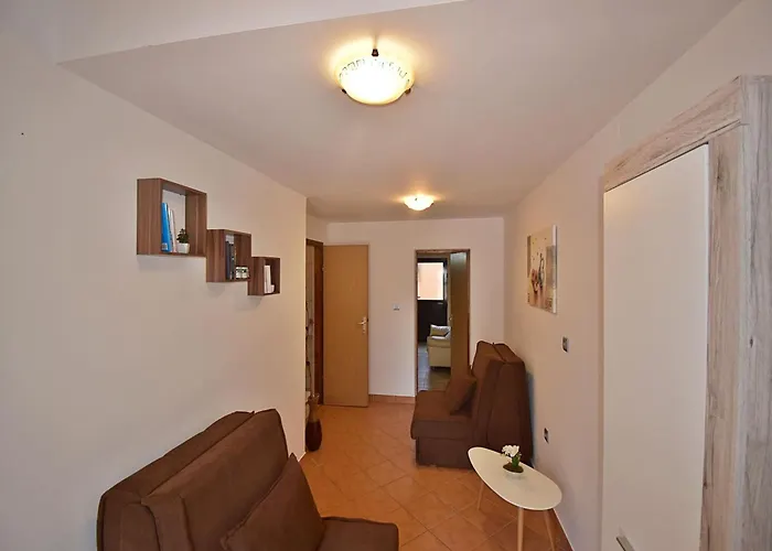 In Near Hidrobaza Apartment Pula