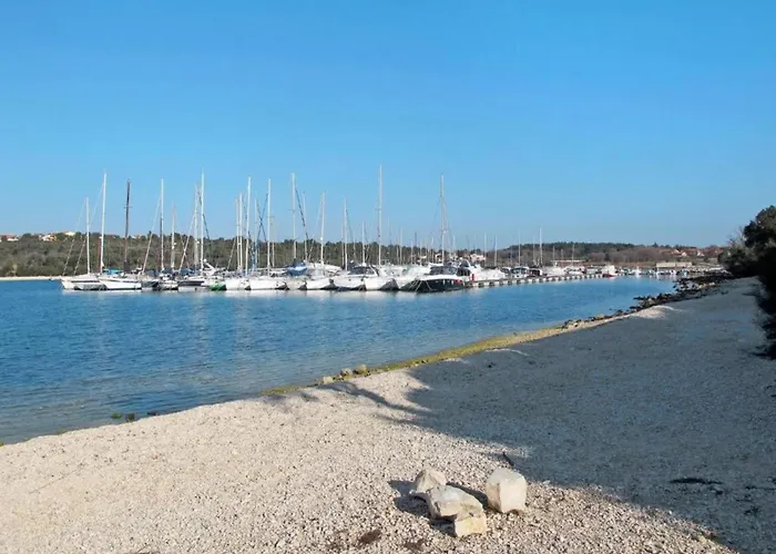 In Near Hidrobaza Apartmán *